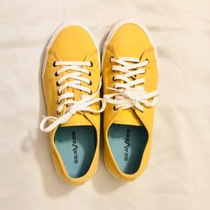 SeaVees Sneakers Monterey Yellow Gold Canvas Lace Up Women’s 9
